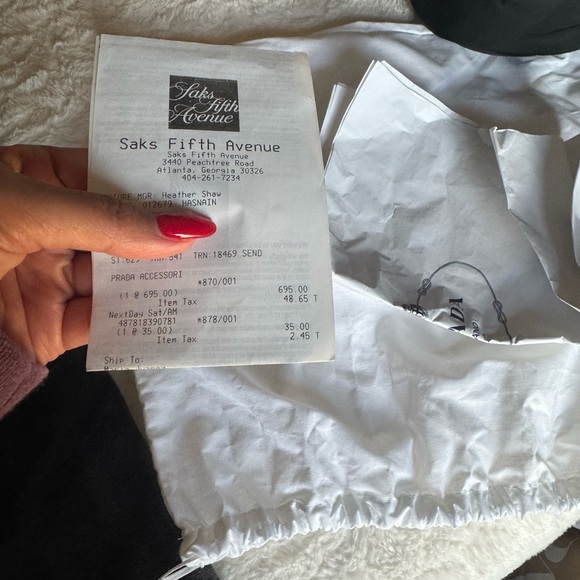 Prada - Picture 3 of 4